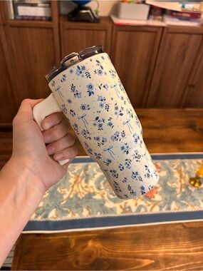 Hydrapeak floral, bow tumbler
